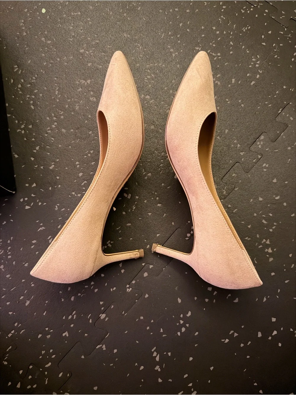Nina elegant pointed